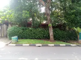 Dijual Rumah Hitung Tanah Posisi Hoek di Puspitaloka BSD