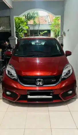 Di jual cepat Mobil Brio RS MT 2017 Low Km