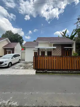 SUPER MURAH RUMAH BARU FRESH COKLAT MANIS MINIMALIS DI BARAT CEBONGAN