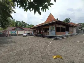 Ruang usaha parkiran luas di palagan