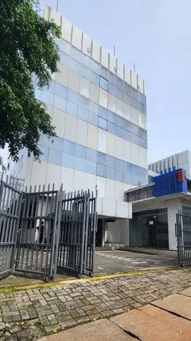 Disewakan Gedung 5 Lantai, Lokasi Seberang Halte Trans Jakarta Mampang