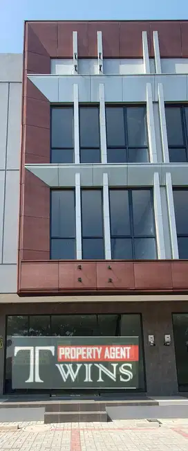 sewa ruko  3 lantai di kota wisata cibubur