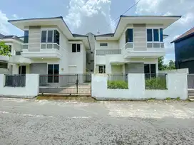 RUMAH SIAP HUNI, 2 LANTAI, DEKAT JALAN JOGJA SOLO DI KALASAN