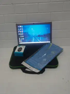 Acer S3-391
Intel Core i3 Gen 2 
Ram 4 GB 
SSD 18GB + HDD 160GB