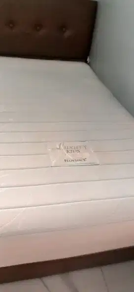 Di jual spring bed merk florence .kondisi bagus di jual krn mau pindah