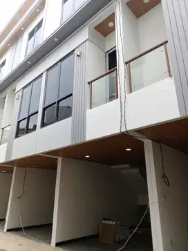 Dijual Rumah Toko Baru Minimalis Modern 2Lt di Kedung Halang Bogor