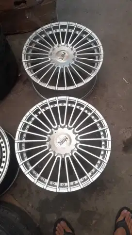 Hsr ring 18,pcd 5x114.