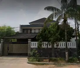 Rumah Strategis Pinggir Jalan Dalam Komplek Pondok Kelapa