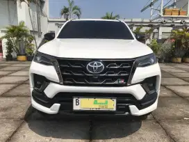 (LOW KM 8rb) VRZ GR Diesel 2.8 At 4x2 2023/2024 Putih