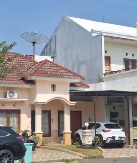 ( DEKAT UNDIP ) RUMAH DI PERUM GRAHA ESTETIKA BANYUMANIK SEMARANG