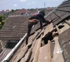 Perbaikan genteng bocor,talang rembes,dinding rembes,renovasi atap