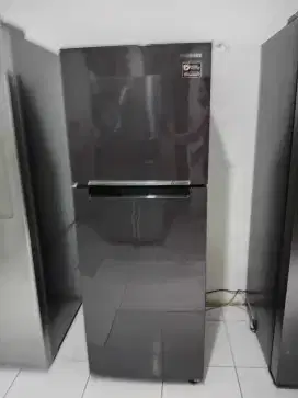 Dijual kulkas 2 pintu merk samsung inverter