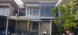 rumah cantik minimalis .sudah renovasi di ciputra