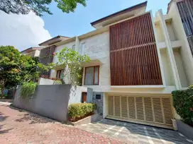 Kemang One Gate Sistem, Fully Furnished, Private Swimpool, Expat Area