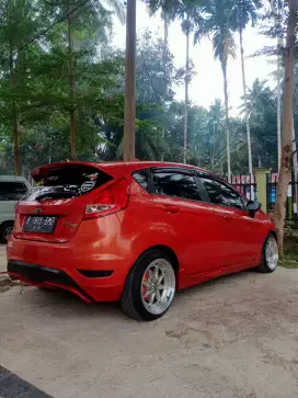 Ford Fiesta Sporty 1.6 at pajak hidup panjang