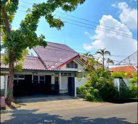 (JALAN RAYA) RUMAH BESAR COCOK BUAT USAHA / KANTOR DI JL SUYUDONO