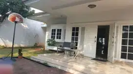 Menteng, Rumah 2 lantai mewah, Lokasi perumahan nyaman, asri dan bebas