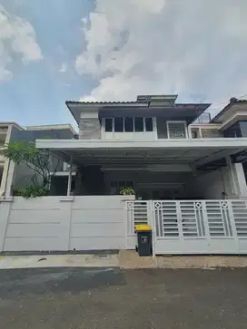 Rumah Modern Rapi dan Bersih Dalam Komplek Dekat Pintu Tol Becakayu