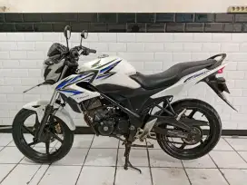 Cb150r tahun 2013 lengkap orisinil bagus mesin halus
