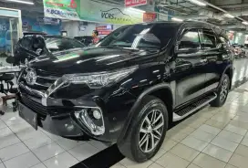 Fortuner vrz 2020 KM62rb hitam tangan 1 frz solar suv toyota surabaya