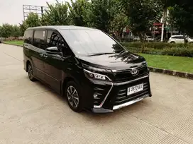 VOXY 2019 2.0 MATIC