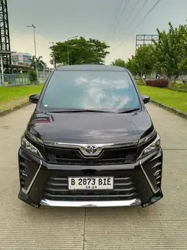 VOXY 2019 2.0 MATIC
