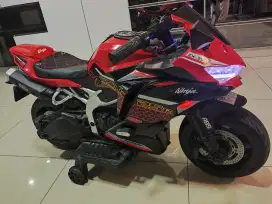 Sepeda motor mainan anak