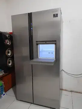 Dijual kulkas 2pintu side by side merk samsung Normal