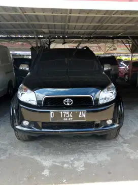 Bismillahirrohmaanirrohim dijual Toyota Rush hitam 2007 manual