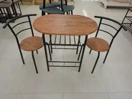 Hana Breakfast Table Set