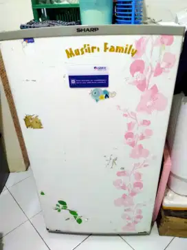 Di jua kulkas Sharp 1 pintu,mati.