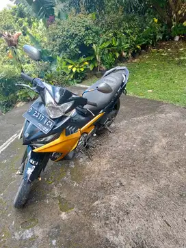 Jual santai motor terawat jarang di pake kondisi 98% full orisinill