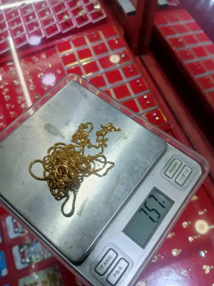 Terima jual emas dan berlian dll.