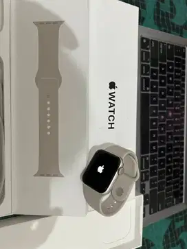 Apple Watch SE Gen 2 40mm Starlight Mulus 99% Like New