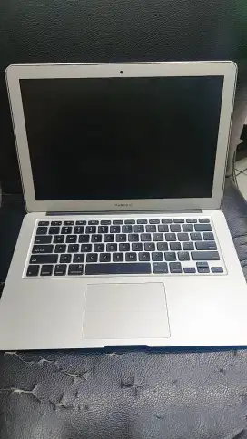 Macbook air 13 inch (early 2014)