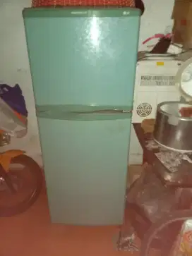 Kulkas LG 2 pintu