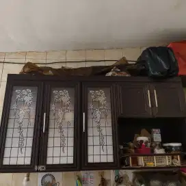 Lemari kayu gantung dapur