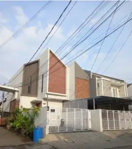 Rumah Nyaman Full Furnished Swimming Pool Jatiwaringin Pondok Gede