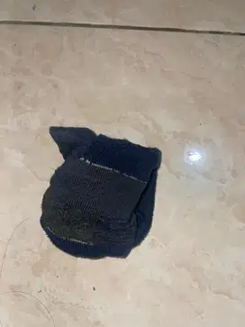 Kaos kaki warna hitam