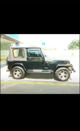 Jual jeep cj7 wrangler thn 84..pakean sendiri..barang langka