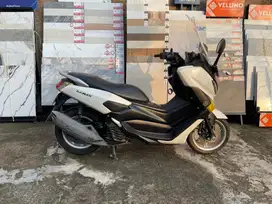 Yamaha Nmax warna putih