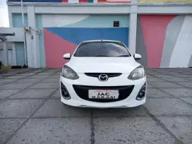MAZDA 2 R 1.5 AT 2010