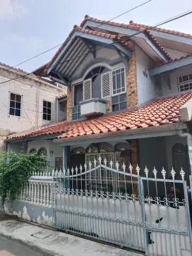 JUAL CEPAT! RUMAH BESAR SIAP HUNI CENGKARENG LOKASI STRATEGIS!