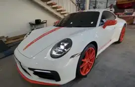 Porsche Carrera 911 992 S CHILLI EDITION 2022 Putih rare item 1 of 9