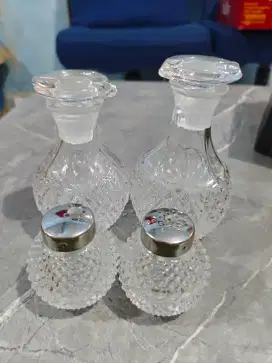 Di jual gelas , vas bunga , mangkok, kristal