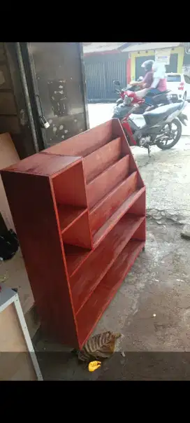 LEMARI HIAS/LEMARI BUKU