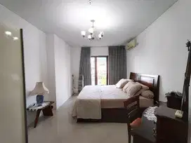 Disewakan 2br lantai rendah siap huni full furnis bisa byr per3 bln