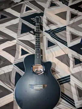 Gitar elektrik masih jos
