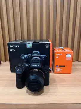 Di Jual kamera sony a 7 iii + lensa zeiss f35 original mulus