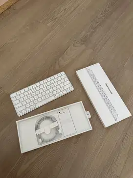 Apple Magic keyboard gen 3 fullset like new